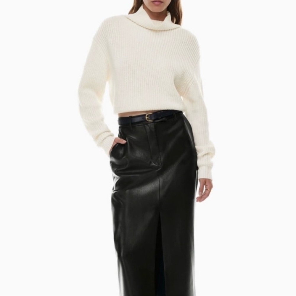 Aritzia Wilfred Cream Knit Cropped Turtleneck Sweater 🤍